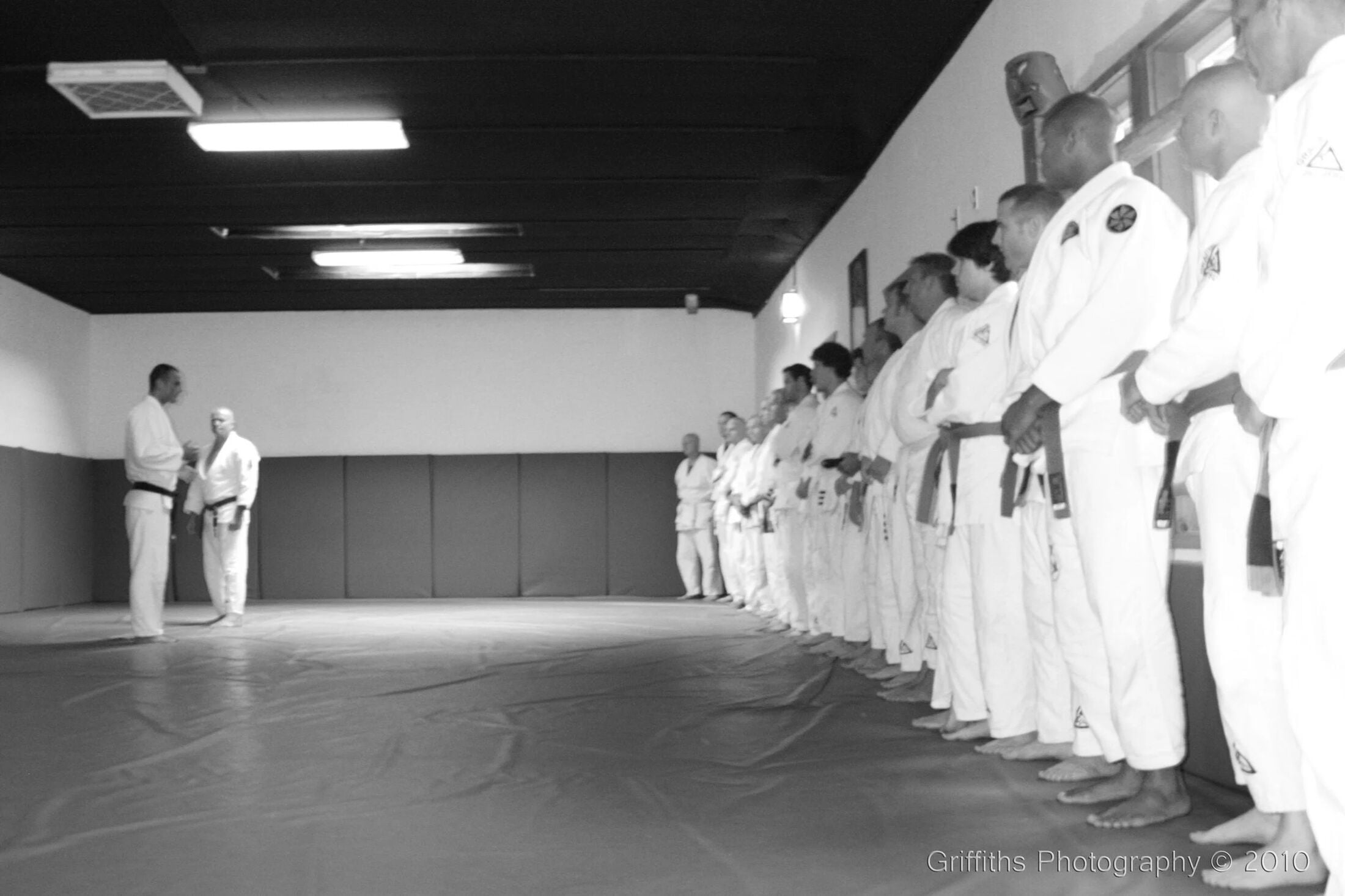 Students of Gracie Jiu-Jitsu La Jolla lined up at the start of class